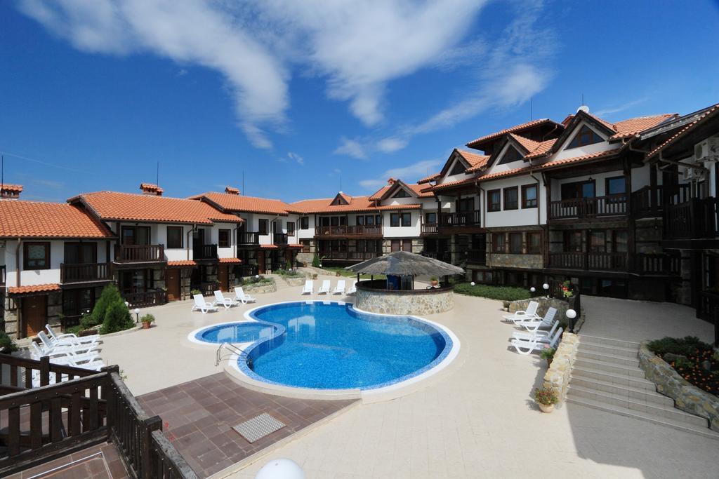 Pearl Apartments โซโซโปล ภายนอก รูปภาพ